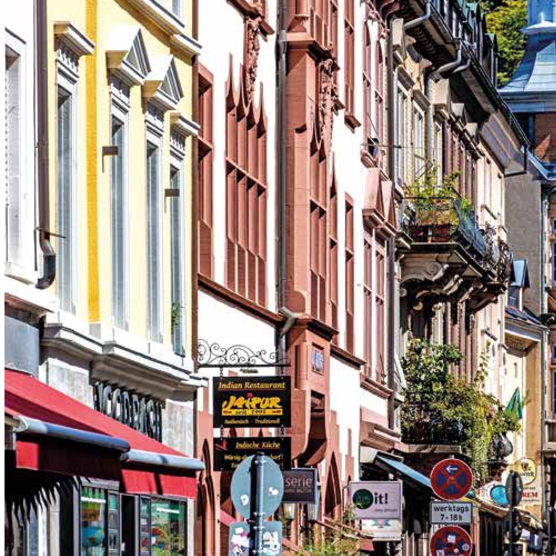 Häuser und Geschäfte in der Gerberau in Freiburg
